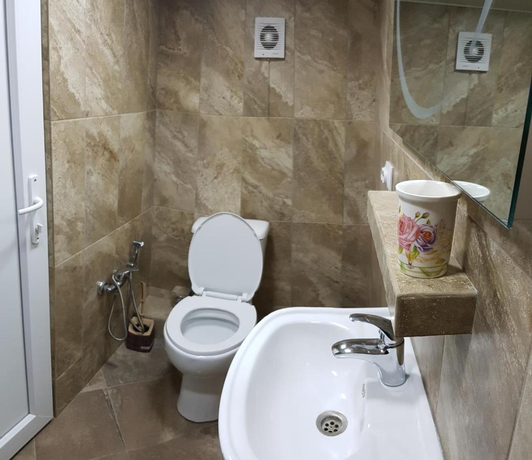 Guest House 15A Кутаиси Екстериор снимка