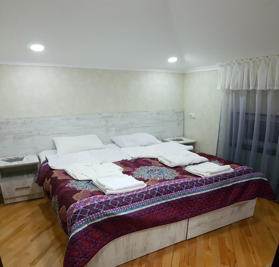 Guest House 15A Кутаиси Екстериор снимка