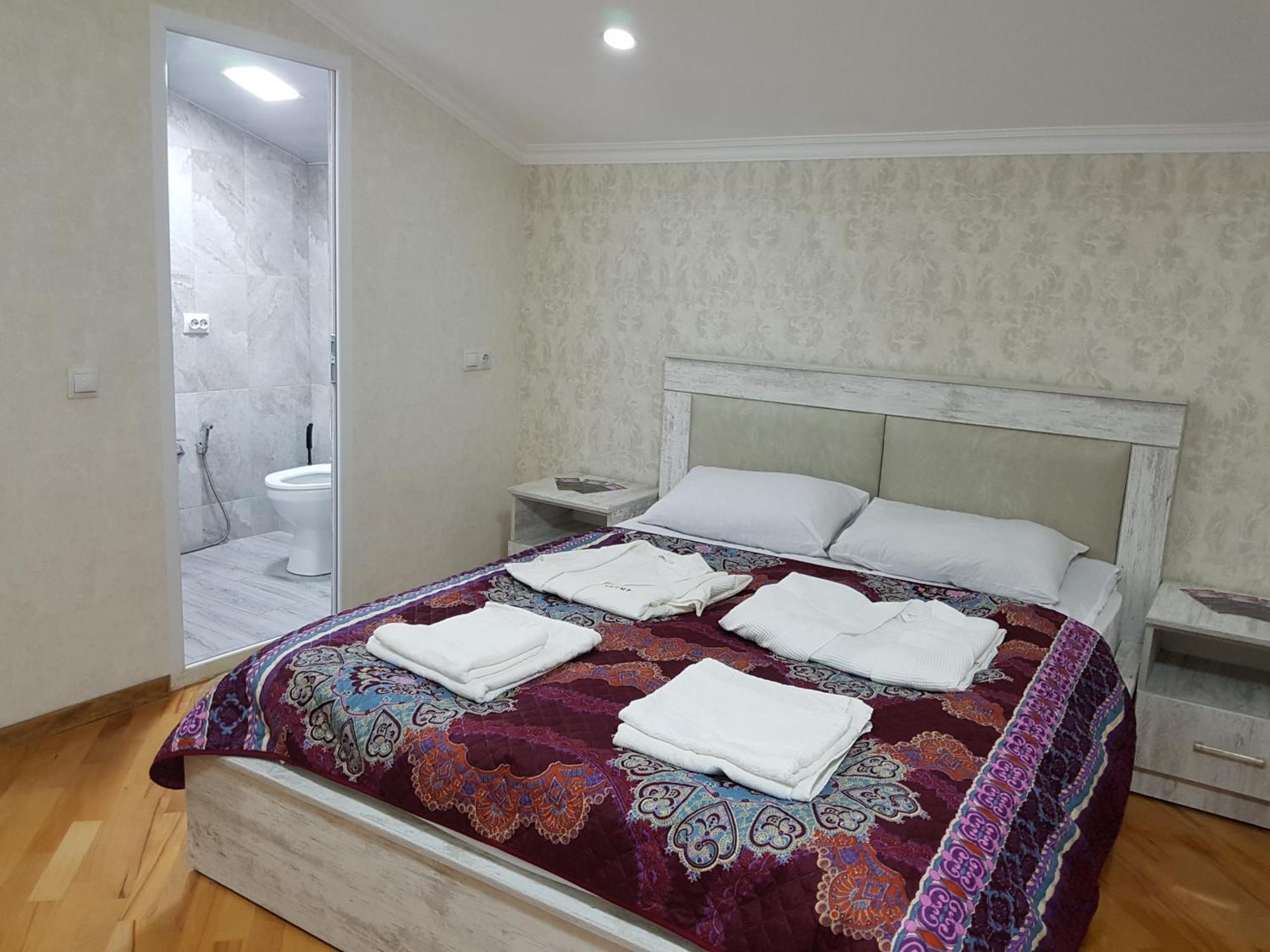 Guest House 15A Кутаиси Екстериор снимка