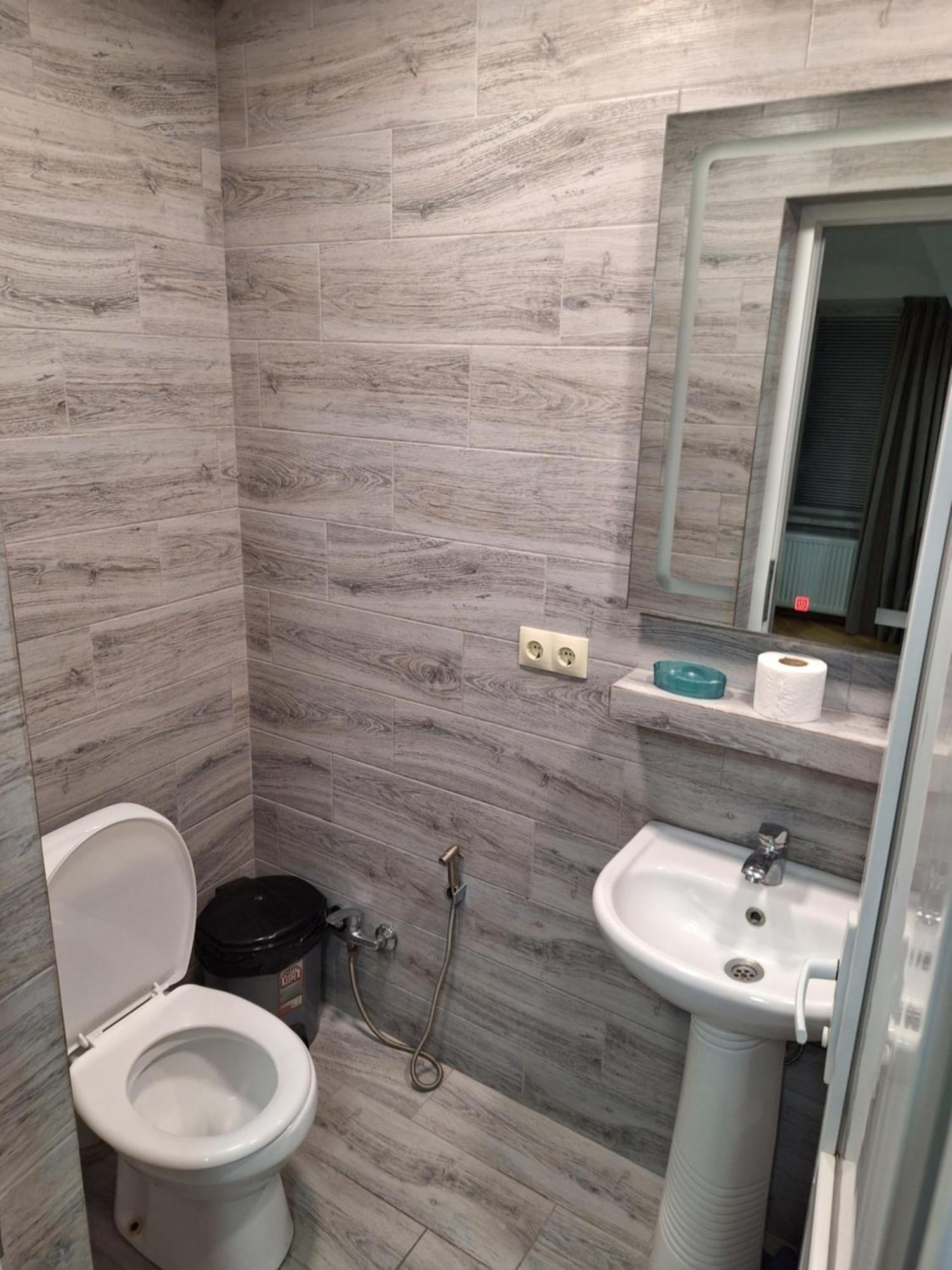 Guest House 15A Кутаиси Екстериор снимка