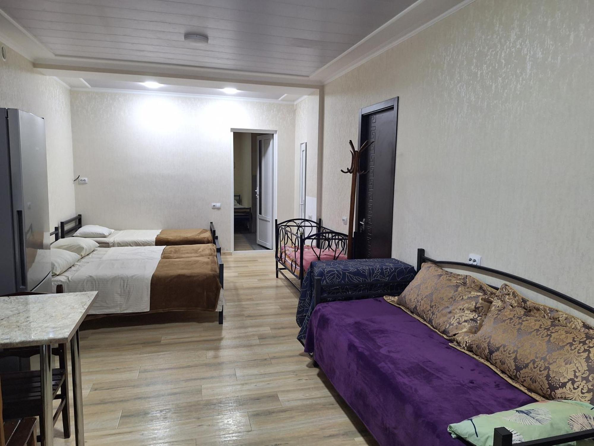 Guest House 15A Кутаиси Екстериор снимка