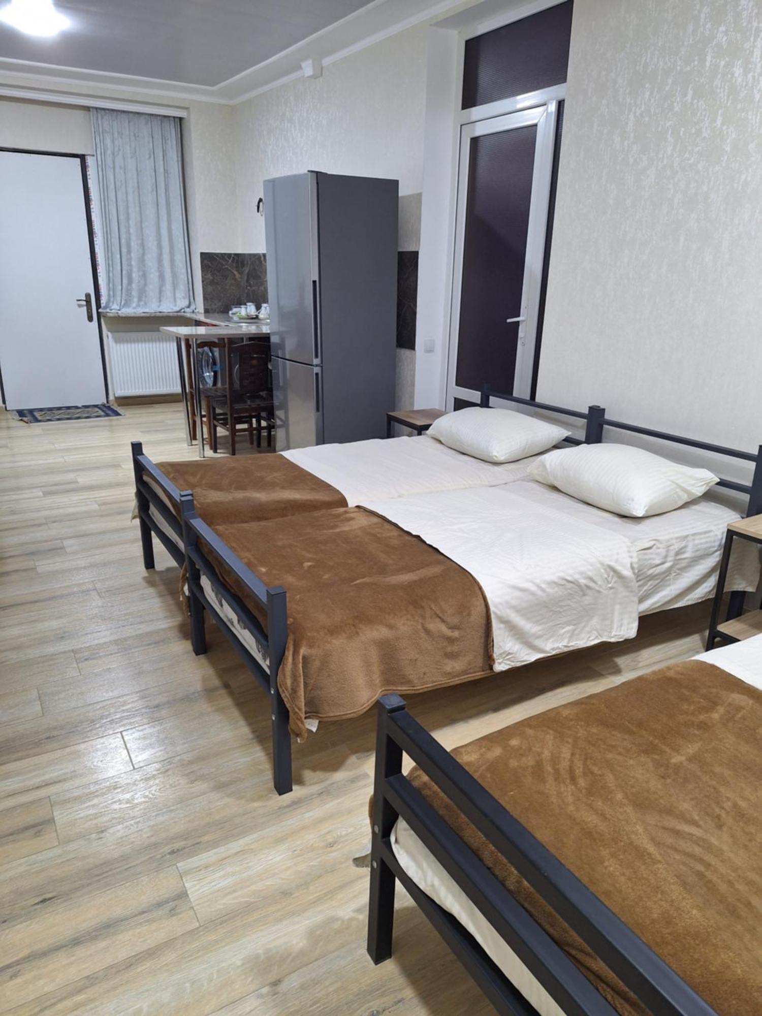 Guest House 15A Кутаиси Екстериор снимка