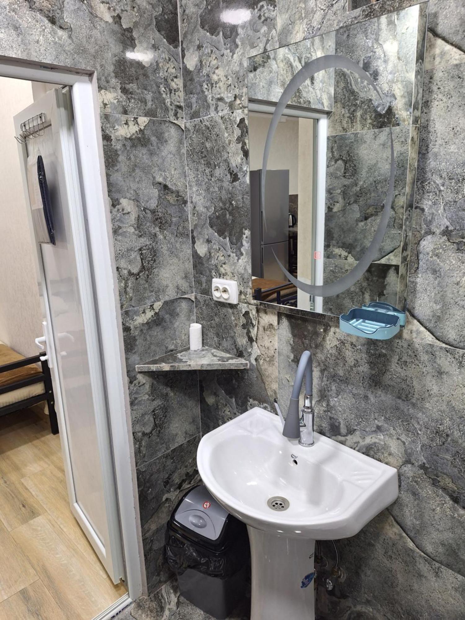 Guest House 15A Кутаиси Екстериор снимка